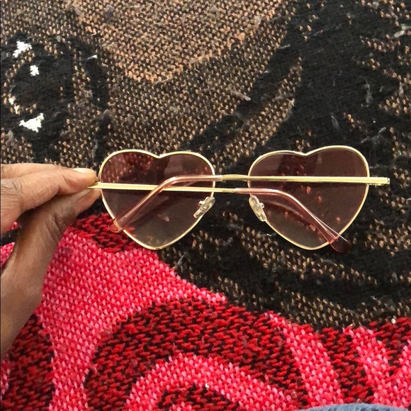 Cute Heart Shaped Sunglasses - Picture 3 of 4